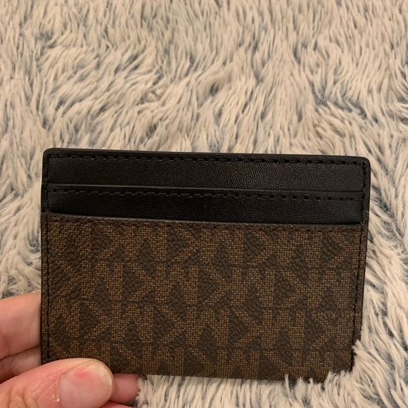 ✨NWT Michael Kors Reed Large Card Holder✨ - Picture 2 of 3